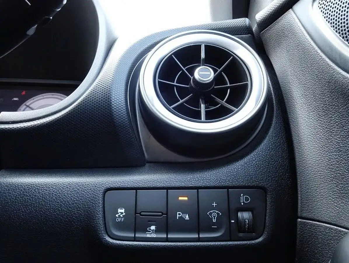 2021-hyundai-kona-e-premium-204ps-64kwh-7kw-obc-big-32