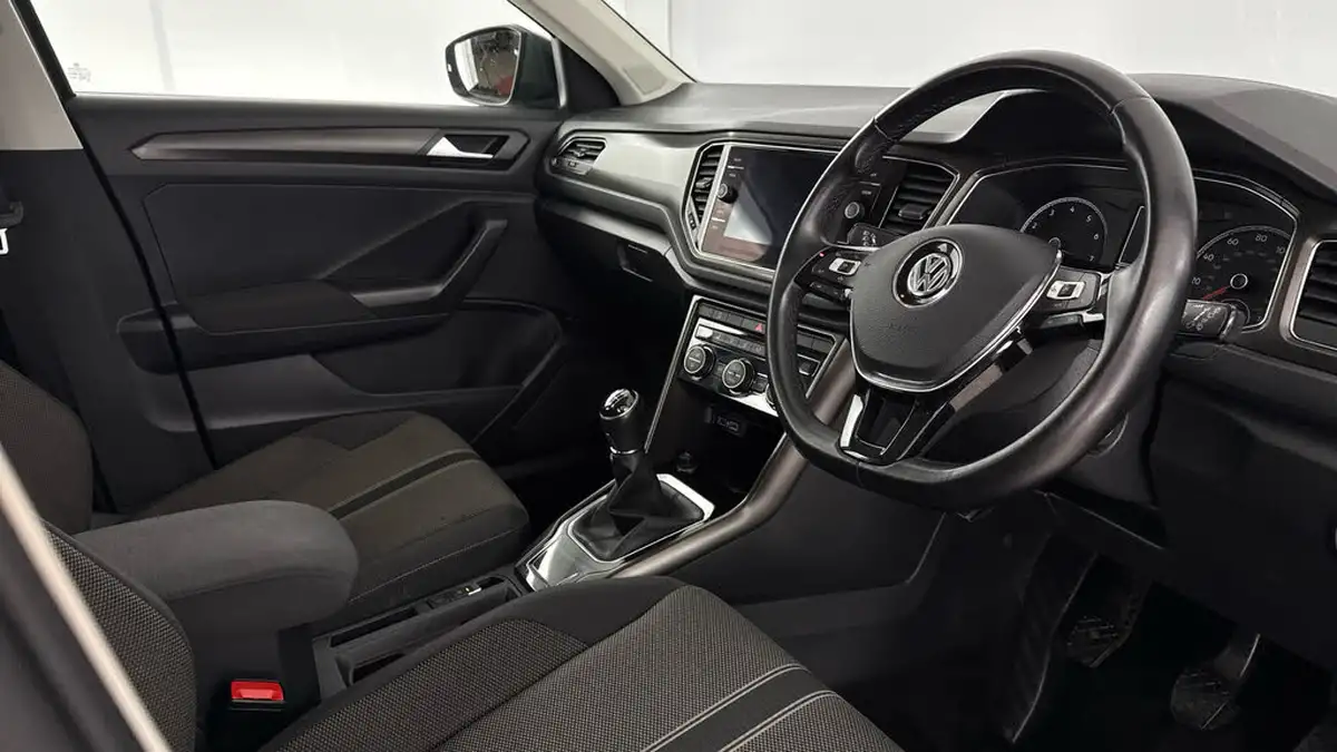 2019-volkswagen-t-roc-15-tsi-se-big-9
