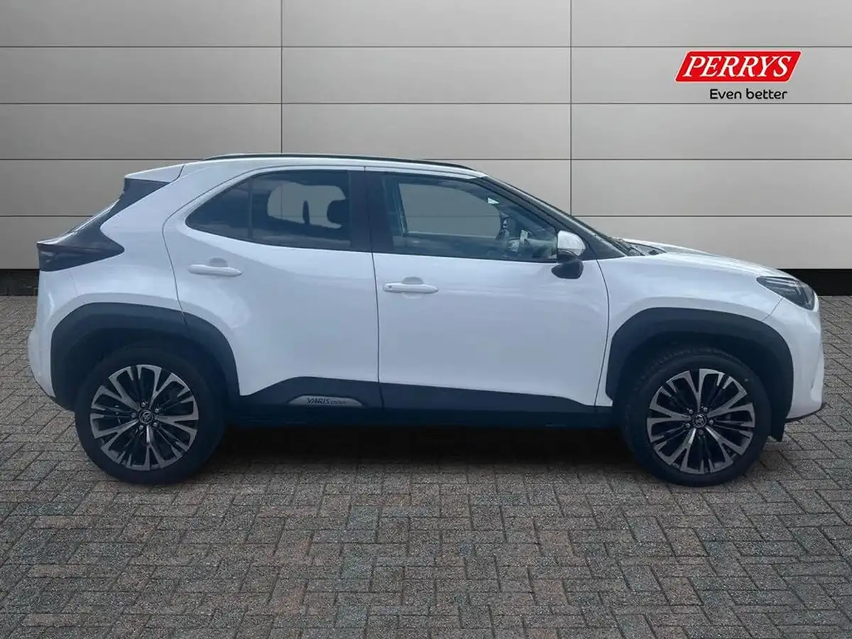 2023-toyota-yaris-cross-15-vvt-i-excel-awd-i-big-2