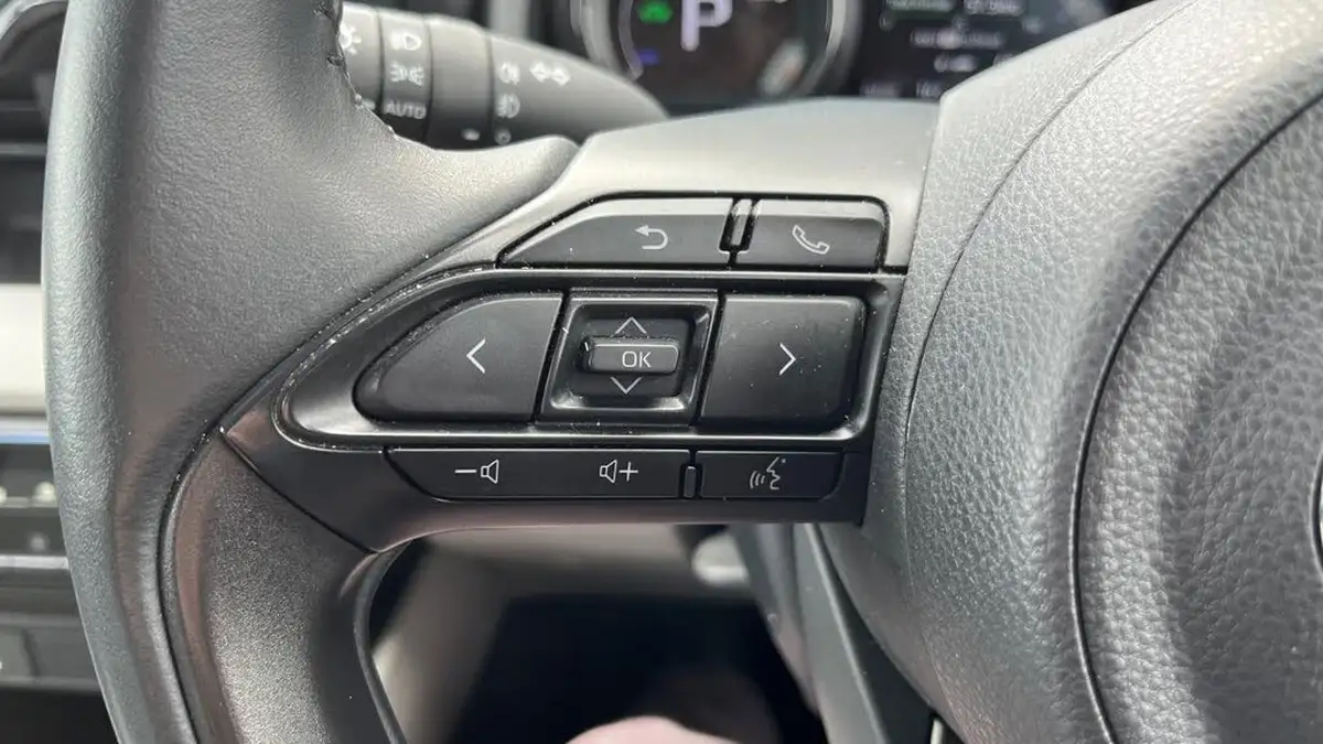 2022-toyota-yaris-cross-15-vvt-i-excel-city-packpan-roof-big-45