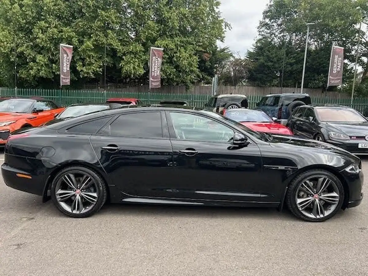 2019-jaguar-xj-series-30td-xj-r-sport-big-4