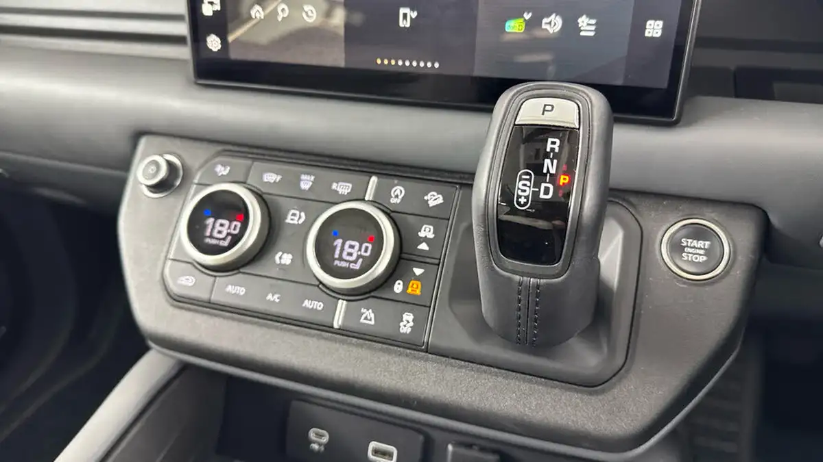2024-land-rover-110-defender-30-d300-x-dynamic-hse-big-16
