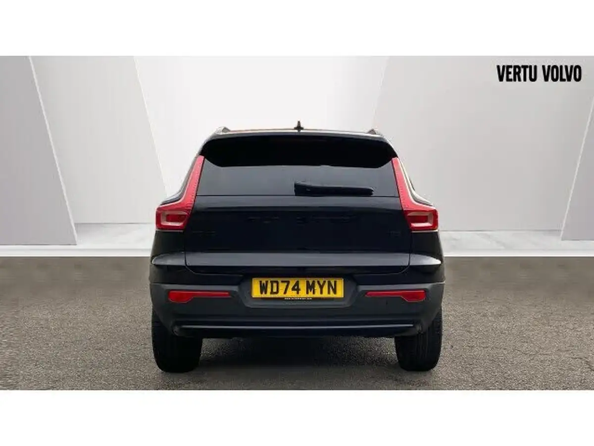 2024-volvo-xc40-20-b3-ultra-black-edition-big-12