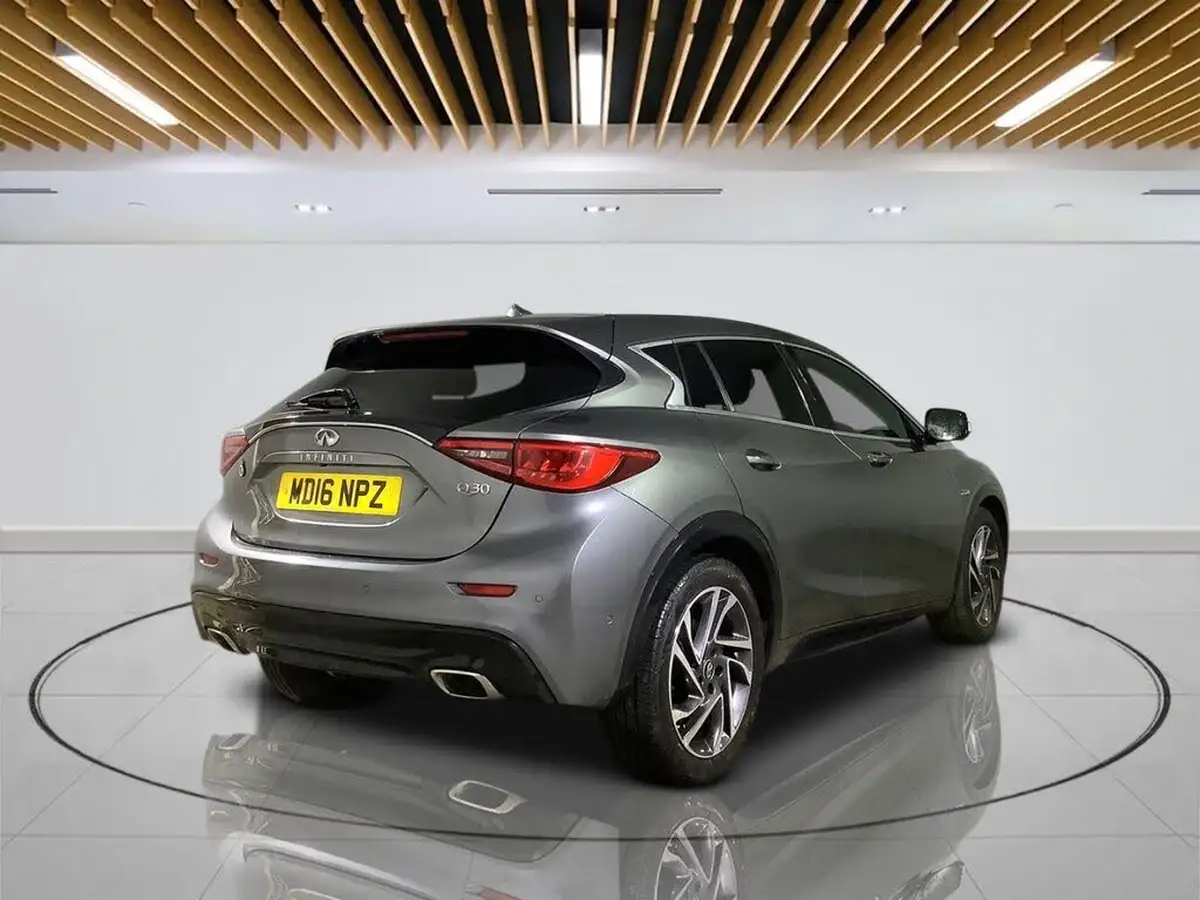 2016-infiniti-q30-22d-premium-big-7