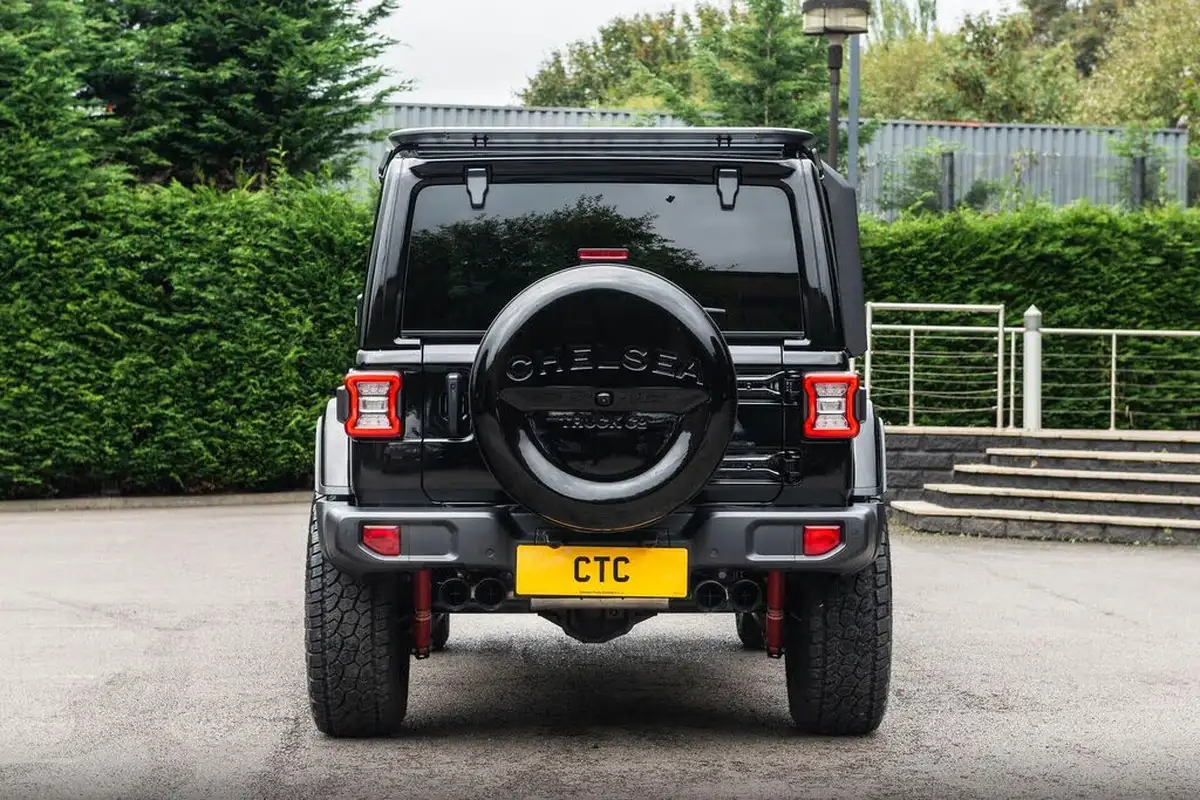 2025-jeep-wrangler-20-gme-sahara-big-5