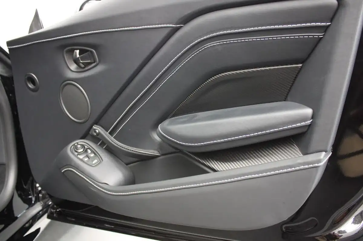 2022-aston-martin-vantage-40-v8-vantage-coupe-auto-big-37