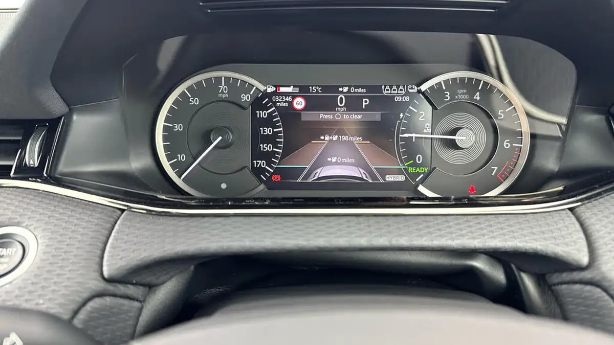 2022-land-rover-range-rover-evoque-15-p300e-r-dynamic-s-big-12