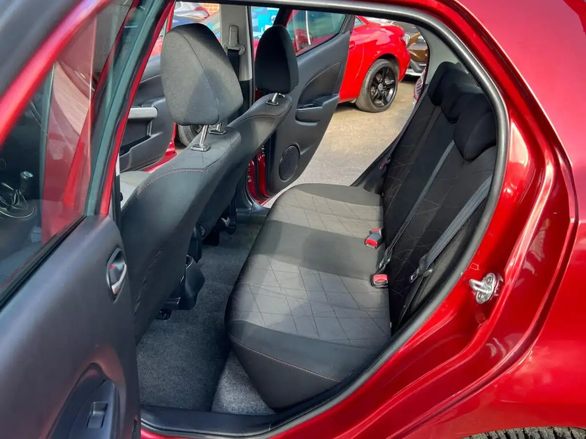 2013-mazda-mazda2-13-venture-big-4