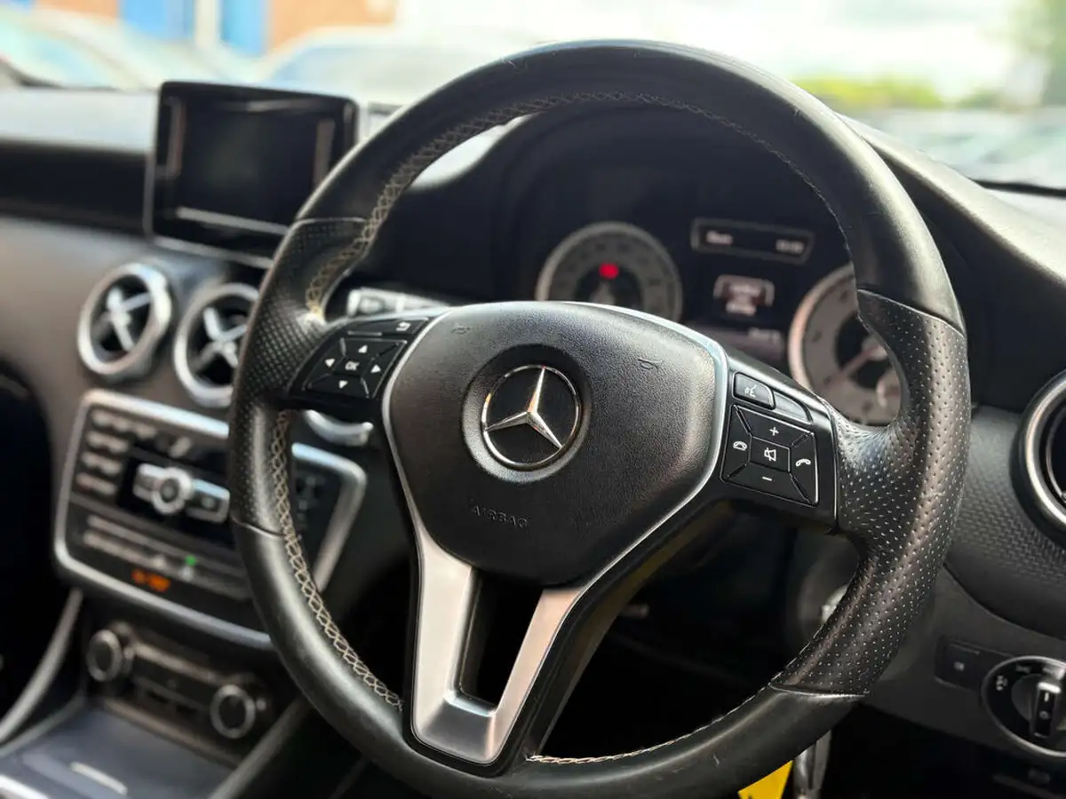 2015-mercedes-benz-a-class-15-cdi-a180-sport-109ps-big-25