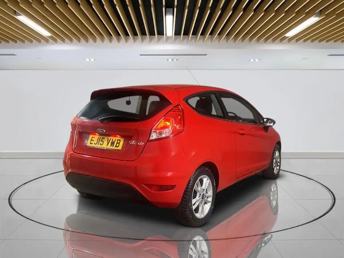 2015-ford-fiesta-125-zetec-3d-big-8