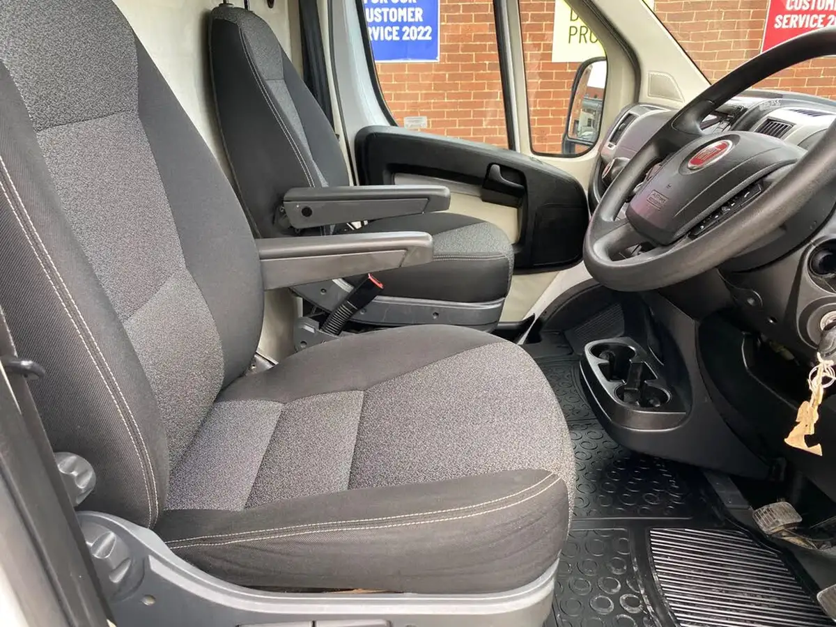 2017-fiat-ducato-20td-35-lh2-panel-big-49