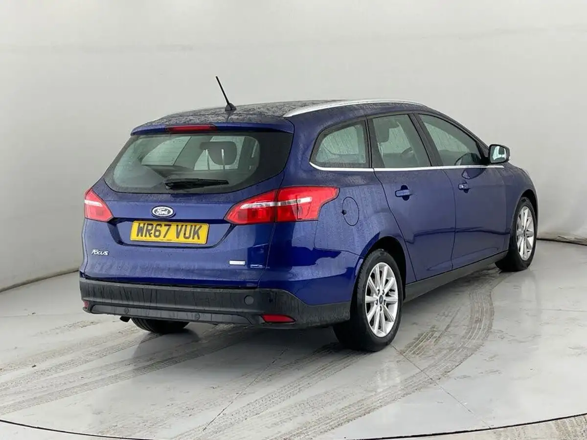 2017-ford-focus-10t-titanium-125ps-estate-big-3