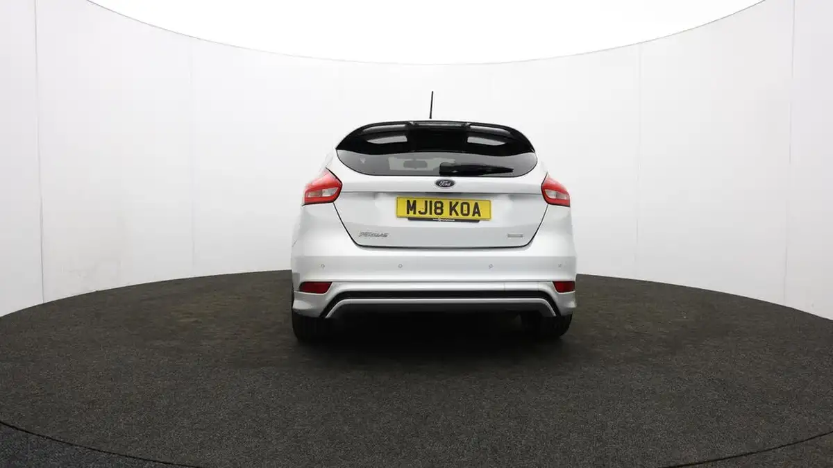 2018-ford-focus-10t-st-line-140ps-hatchback-big-56