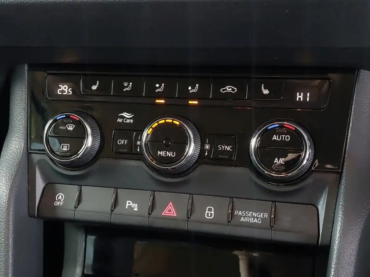 2018-skoda-karoq-16tdi-se-l-scr-1596cc-dsg-big-15