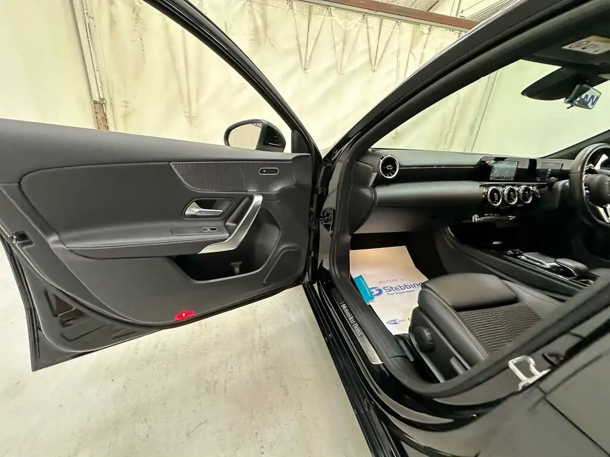 2019-mercedes-benz-a-class-20d-a200d-sport-hatchback-5d-big-28