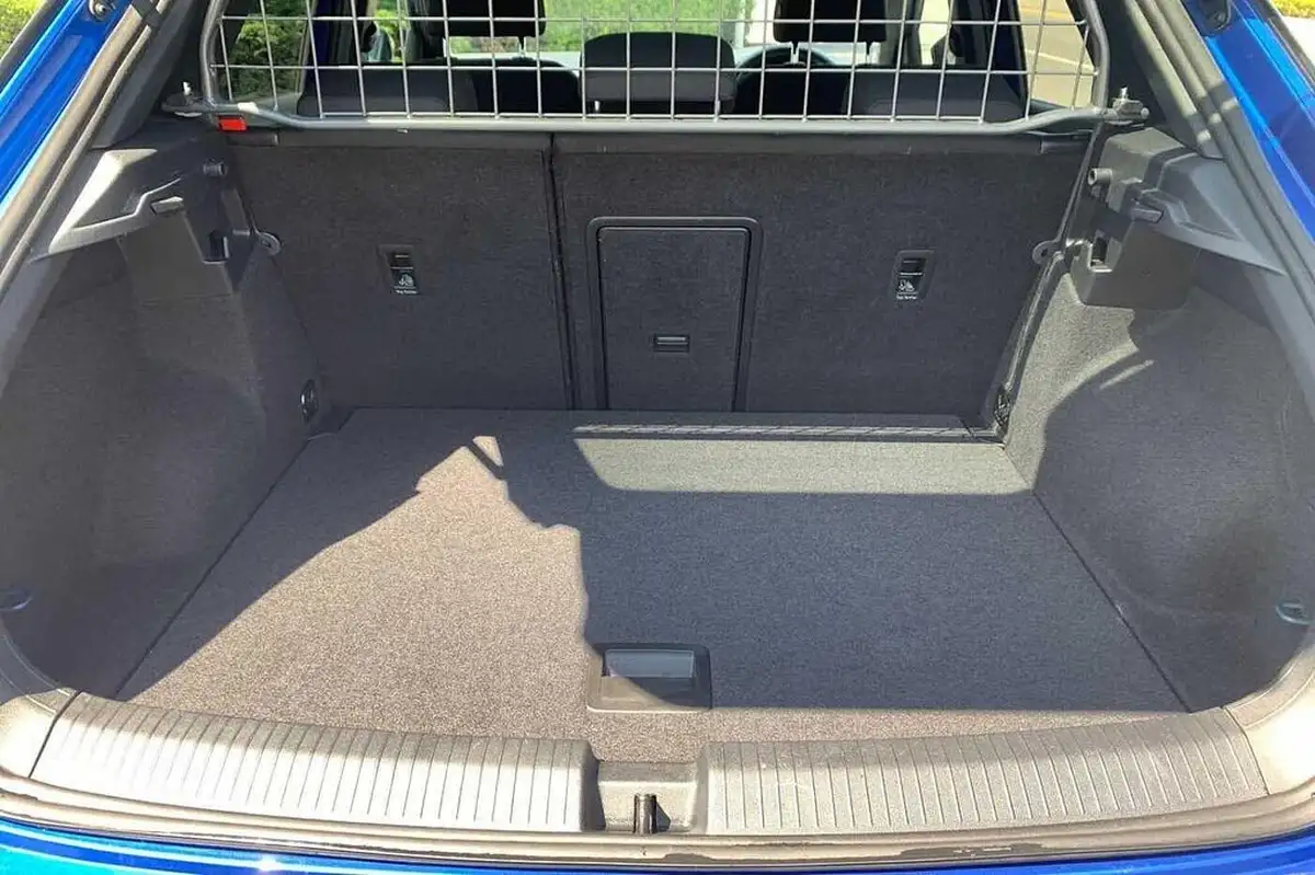 2021-volkswagen-t-roc-15-tsi-black-edition-big-10