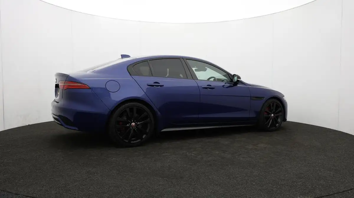 2021-jaguar-xe-20-d200-r-dynamic-black-big-17
