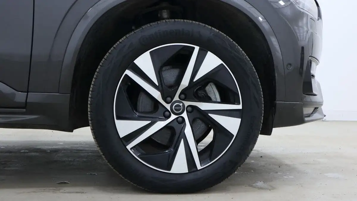 2024-volvo-xc90-20-b5-plus-big-3