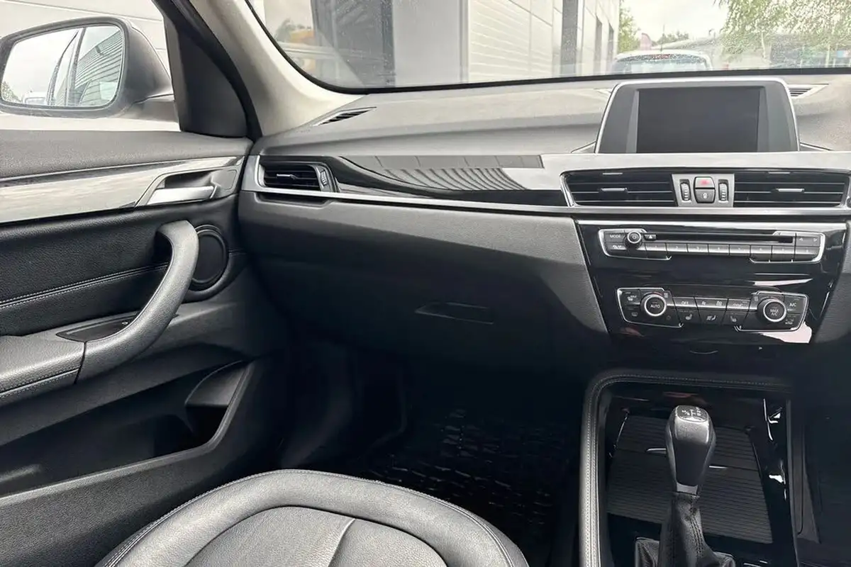 2017-bmw-x1-20-xdrive20i-xline-big-19