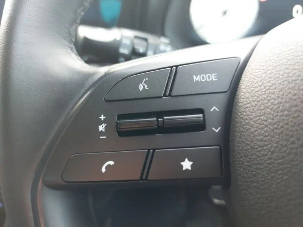 2024-hyundai-i20-10-t-gdi-advance-dct-big-12