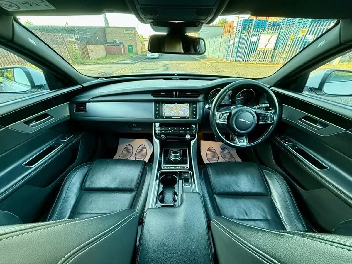 2016-jaguar-xf-20td-r-sport-180ps-auto-big-1