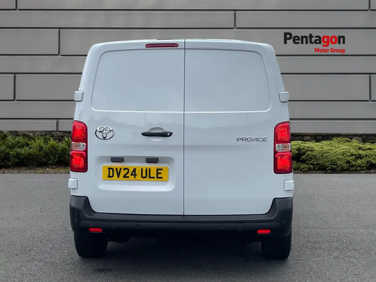 2024-toyota-proace-15d-icon-medium-without-plyliningrear-view-camera-big-16
