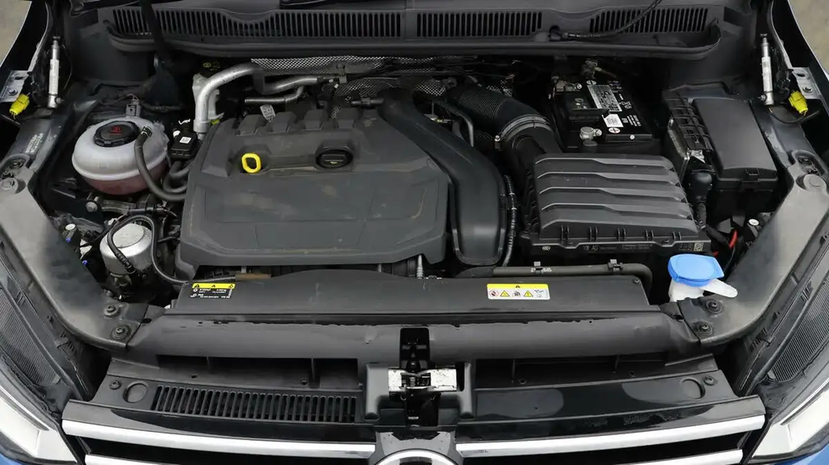 2021-volkswagen-touran-15-tsi-sel-dsg-big-18