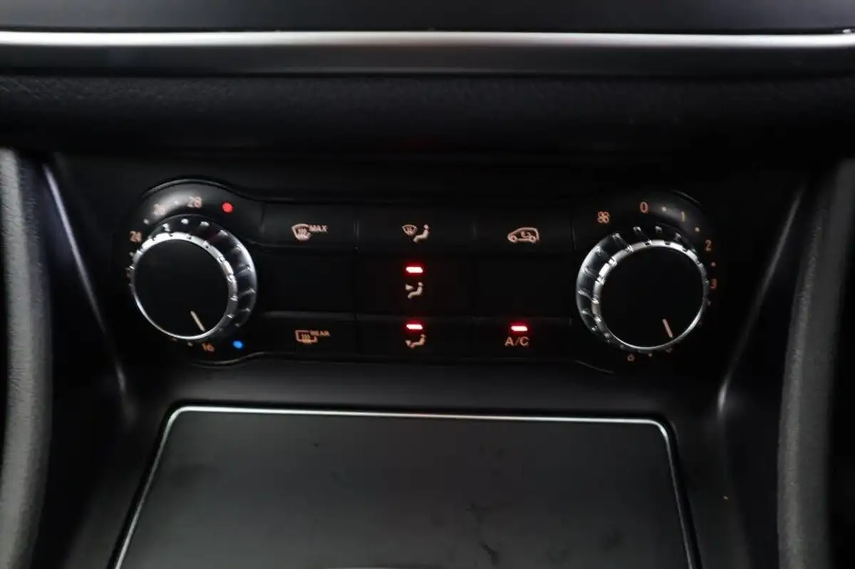 2019-mercedes-benz-gla-class-16-gla-180-urban-edition-ss-7g-dct-big-23