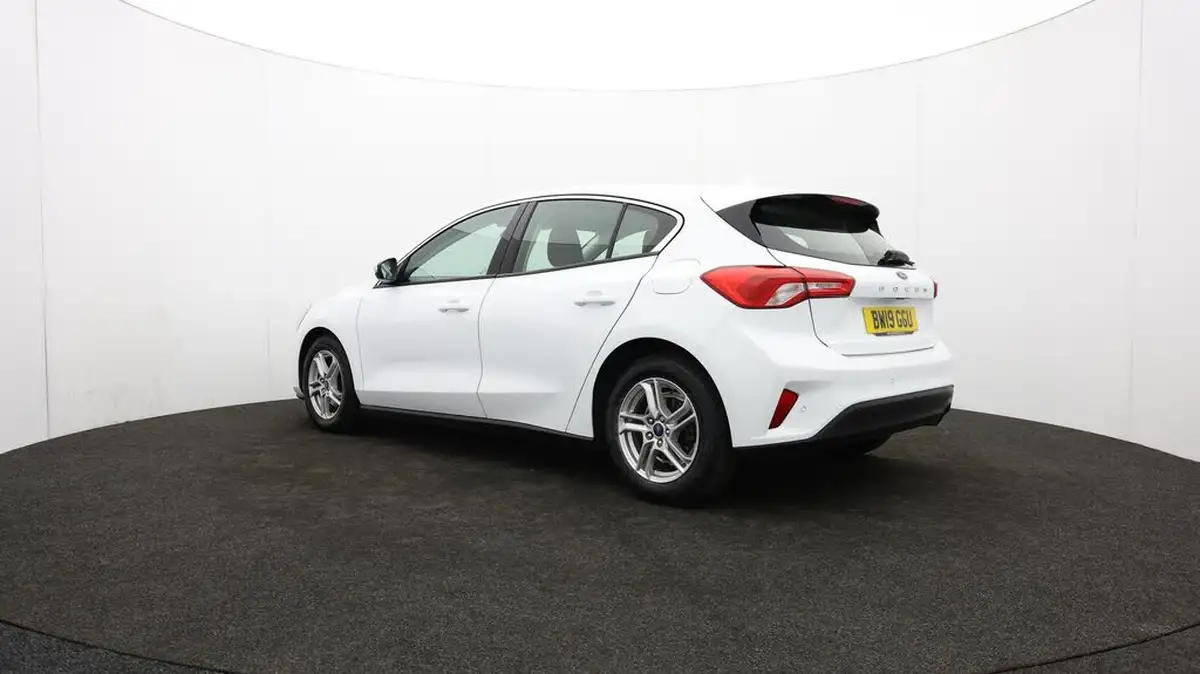 2019-ford-focus-15-zetec-120ps-hatchback-big-67
