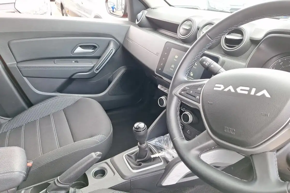 2024-dacia-duster-09-tce-journey-big-13