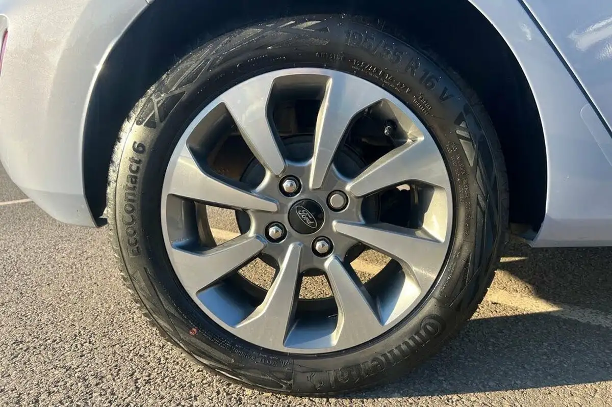2021-ford-fiesta-10t-trend-100ps-5d-big-15