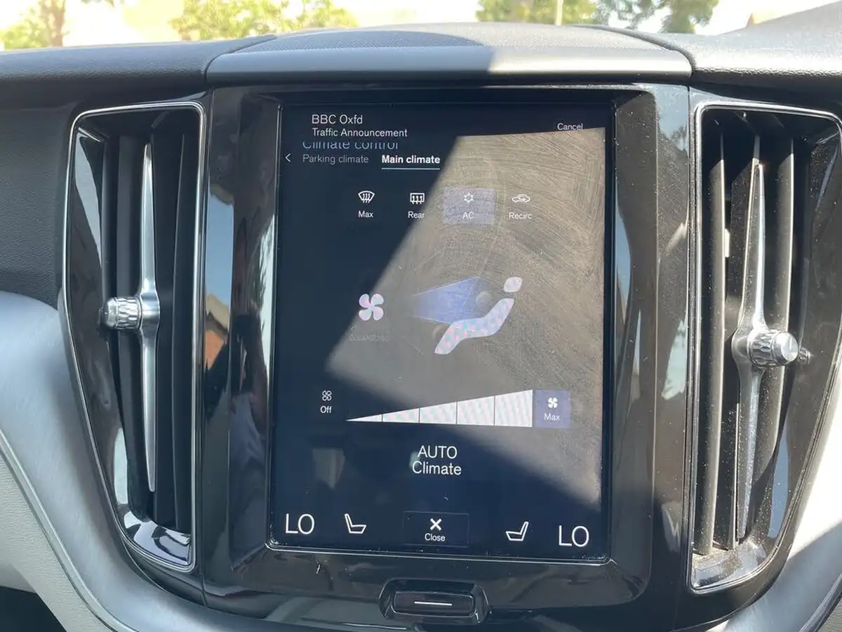 2019-volvo-xc60-20-t5-momentum-awd-big-17