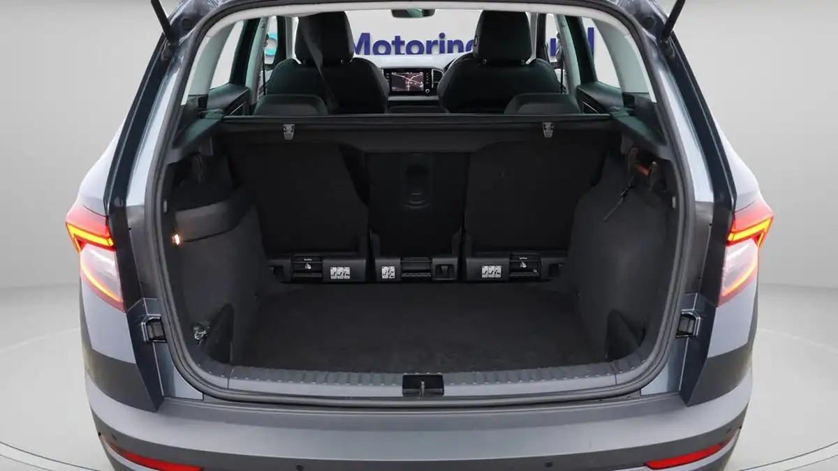 2019-skoda-karoq-15-tsi-se-l-dsg-big-17
