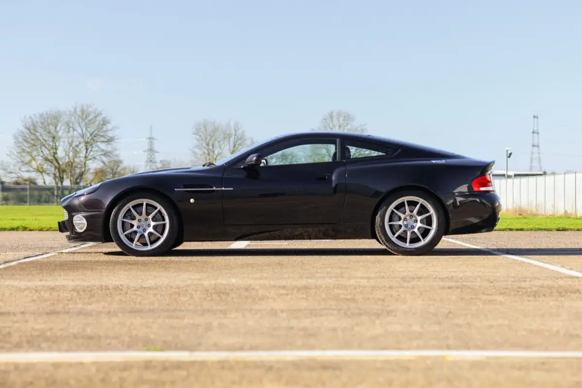 2004-aston-martin-vanquish-59-big-3