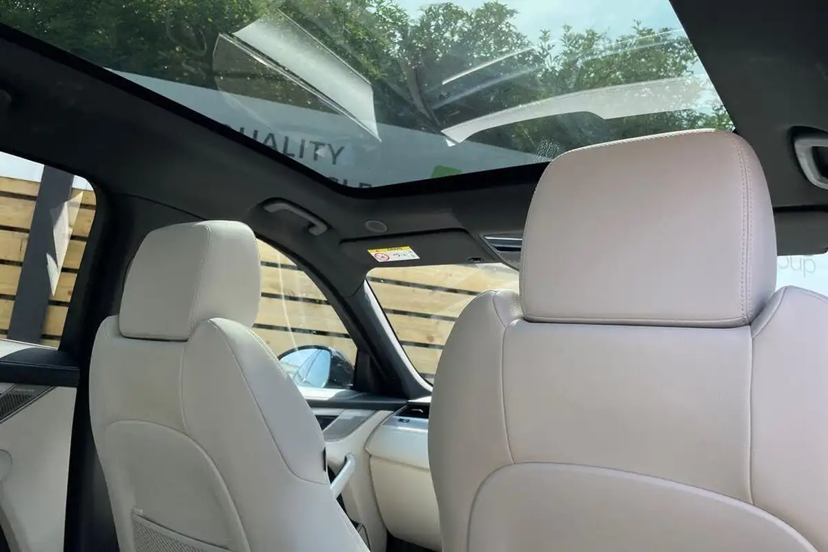 2023-jaguar-f-pace-20-d200-r-dynamic-se-black-big-24
