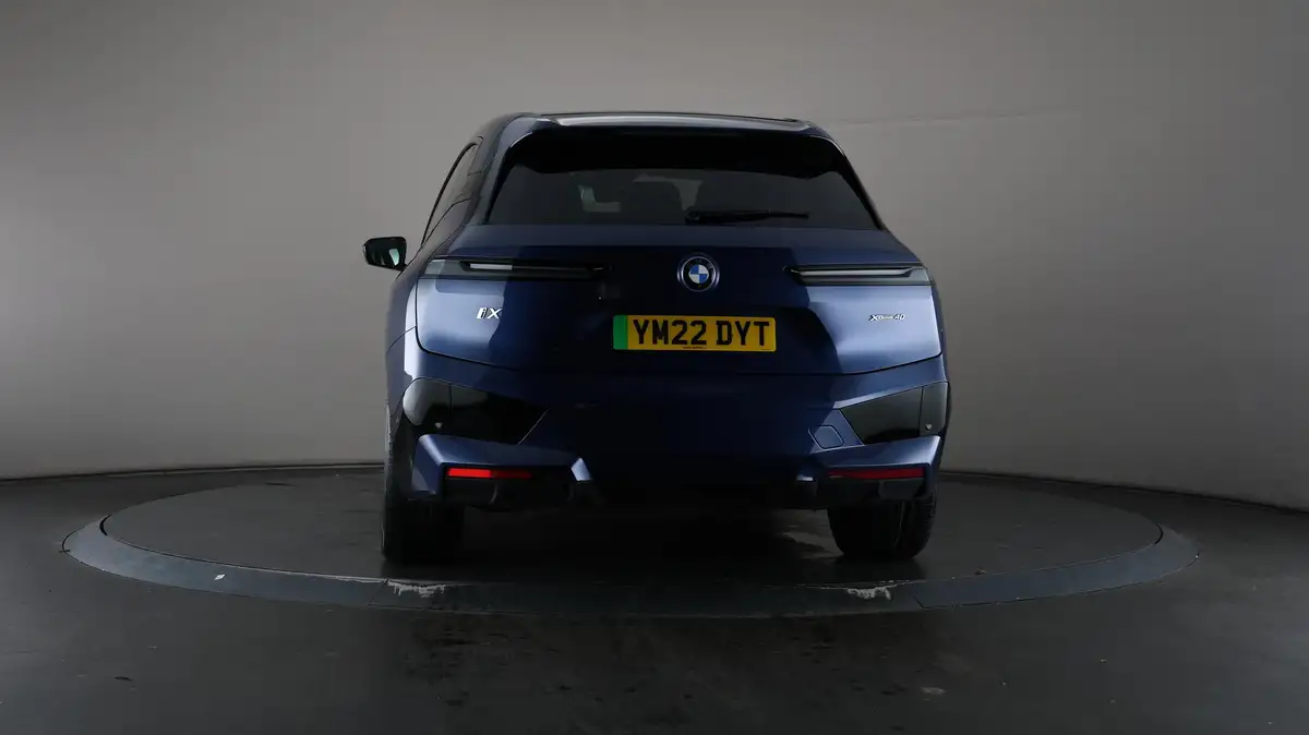 2022-bmw-ix-e-xdrive-40-m-sport-edition-big-43