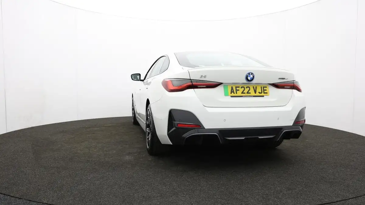 2022-bmw-i4-e-edrive40-m-sport-big-27