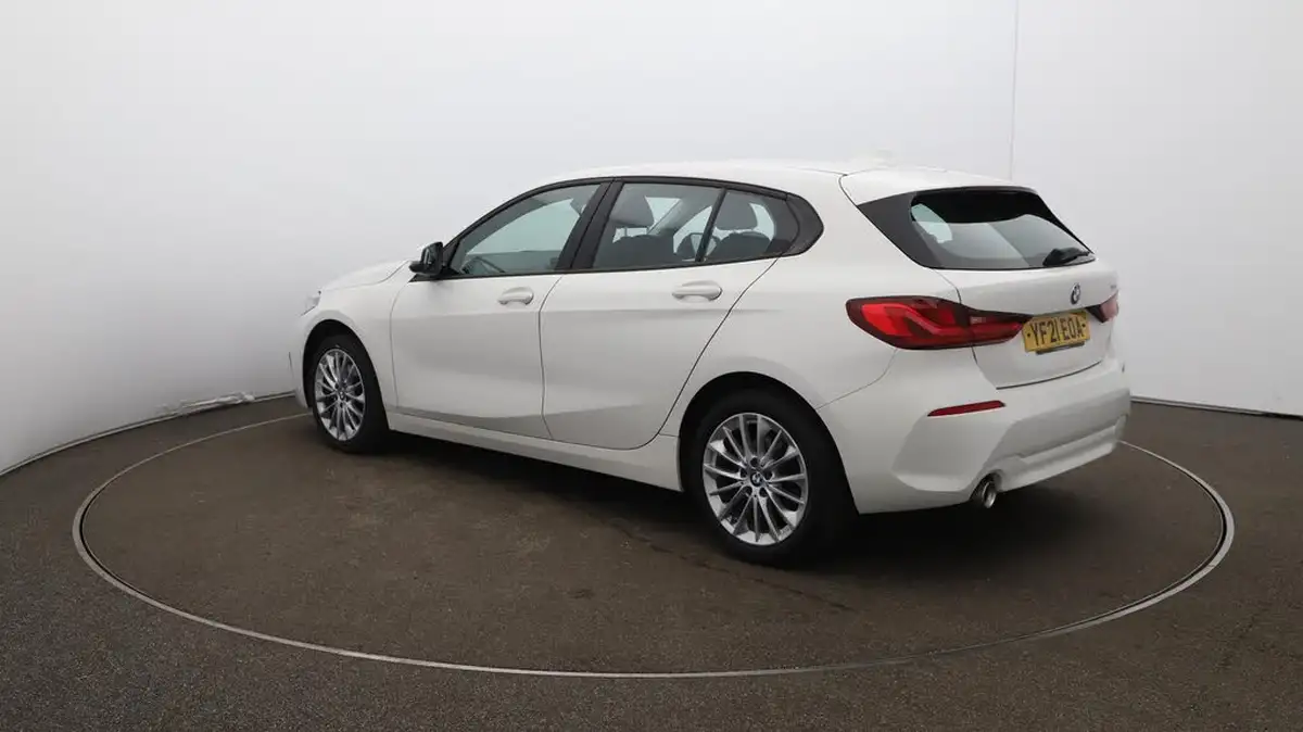 2021-bmw-1-series-15-118i-se-lcp-dct-big-63