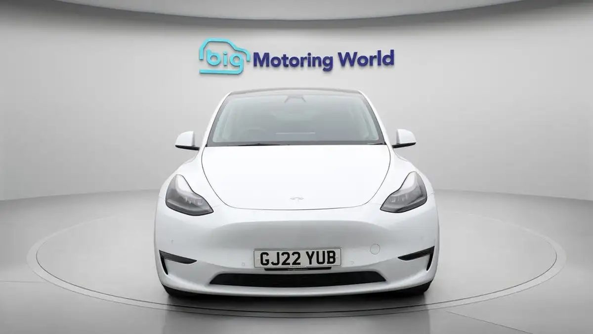 2022-tesla-model-y-e-long-range-big-2