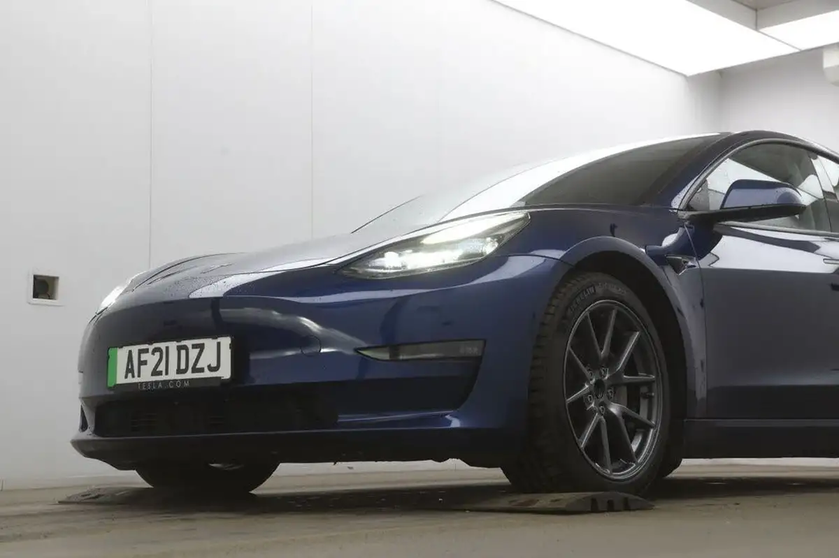 2021-tesla-model-3-e-long-range-4x4-big-7