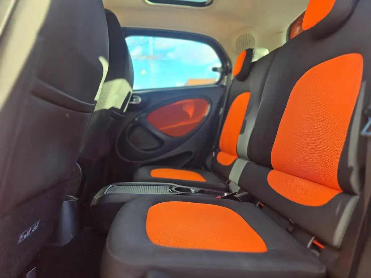 2015-smart-forfour-09-edition-1-big-12