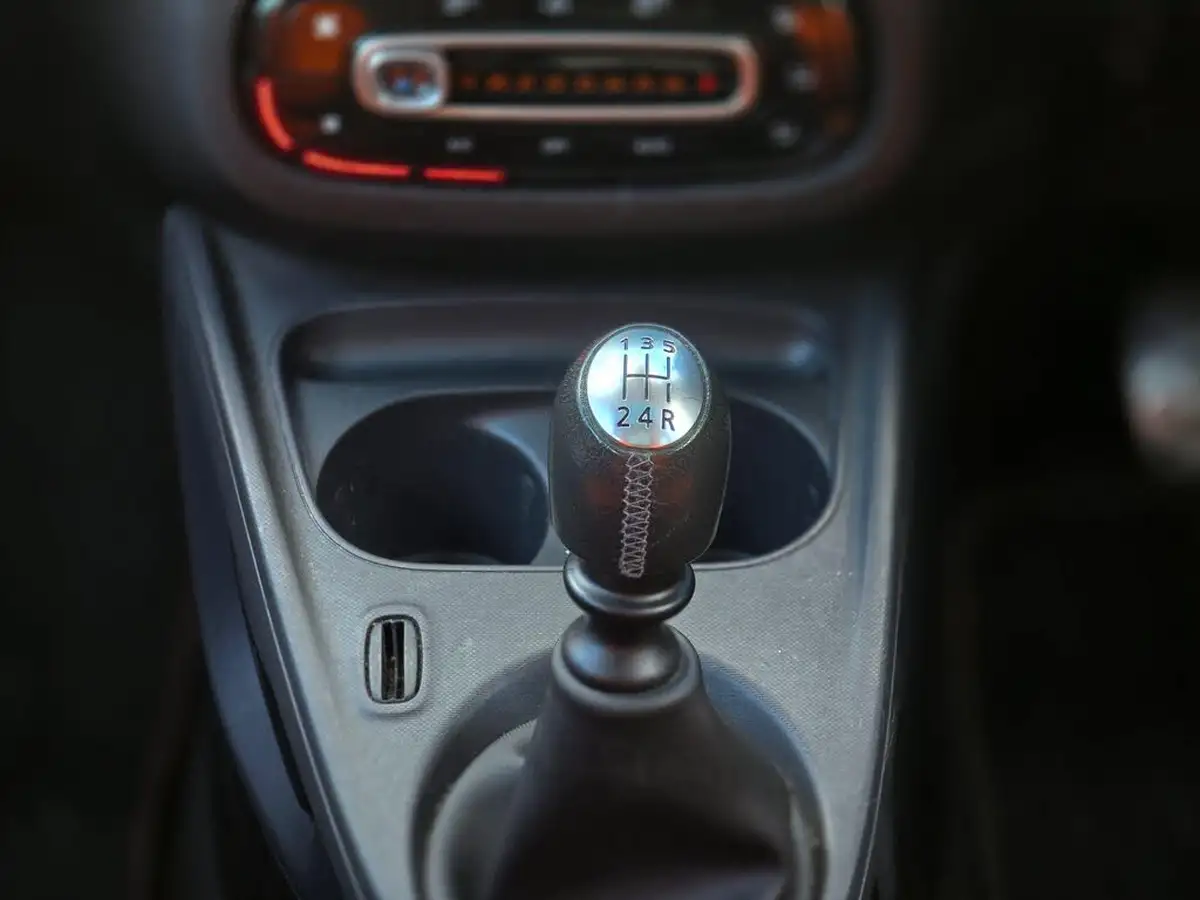 2015-smart-forfour-09-edition-1-big-36