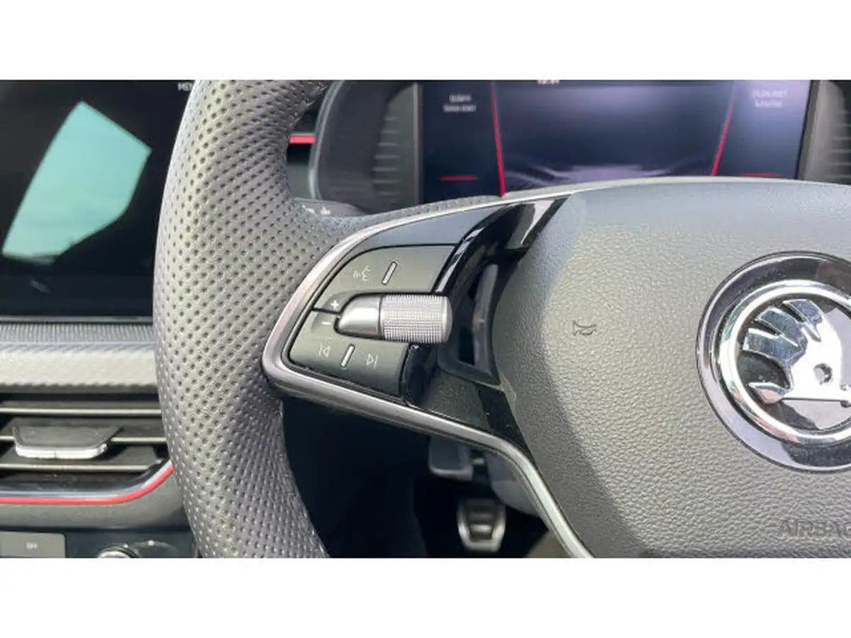 2024-skoda-kamiq-15-tsi-monte-carlo-big-16