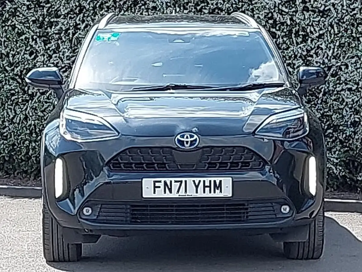 2021-toyota-yaris-15-vvt-i-design-panoramic-roof-big-18