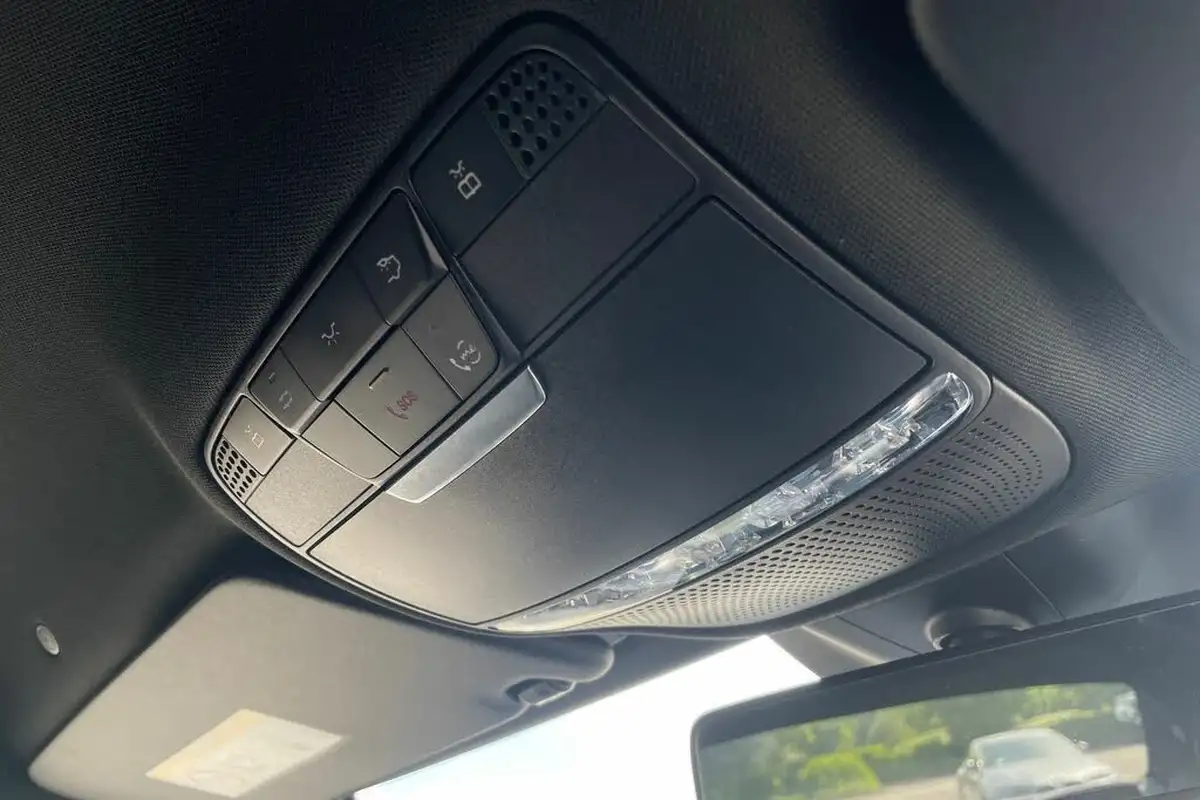 2020-mercedes-benz-c-class-20d-c300d-amg-line-edition-244ps-premium-saloon-4d-big-44