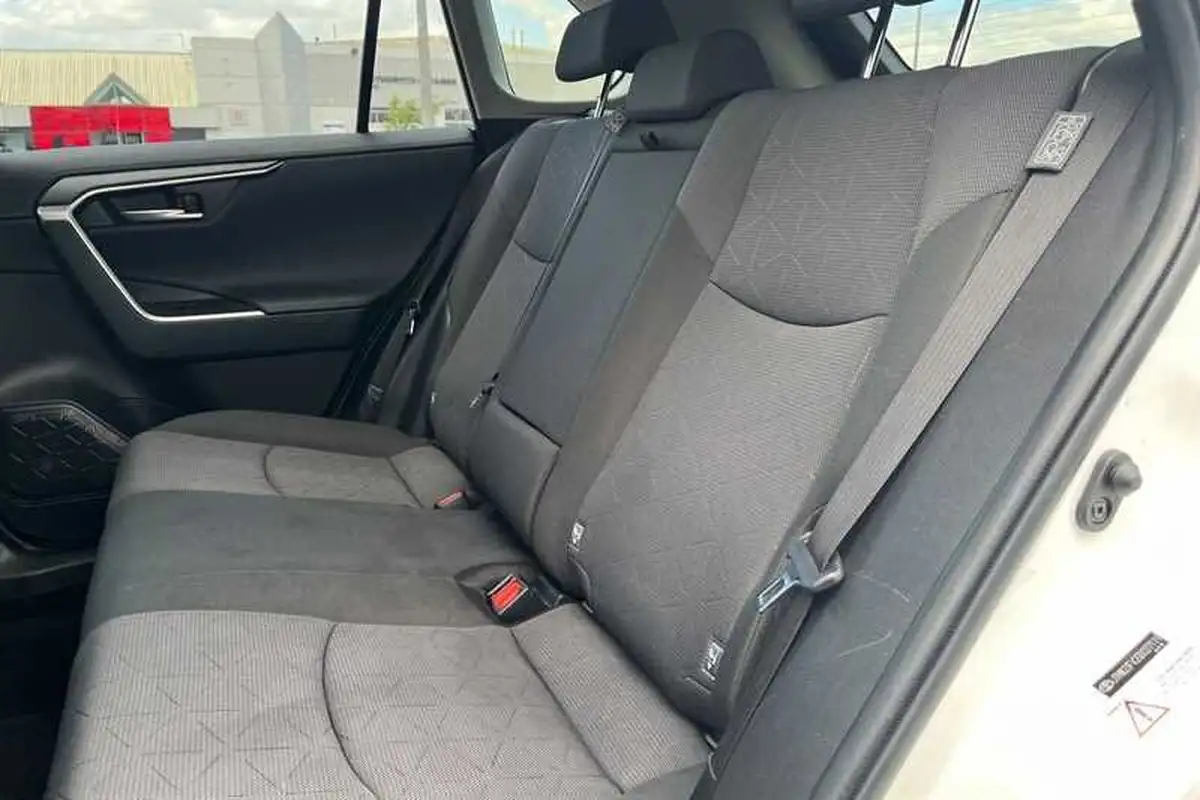 2019-toyota-rav4-25-vvt-i-design-215bhp-big-23