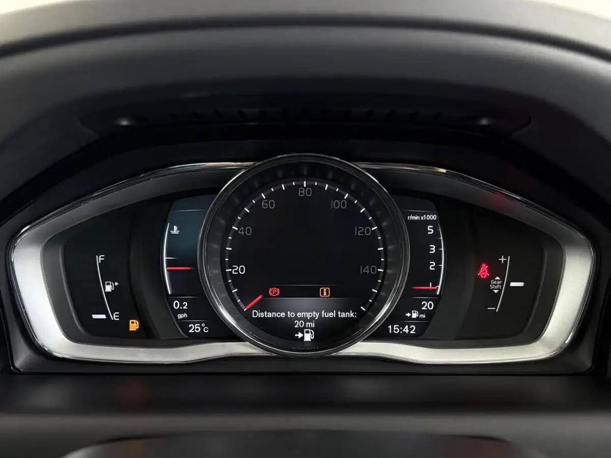 2017-volvo-xc60-24td-d5-se-lux-big-28