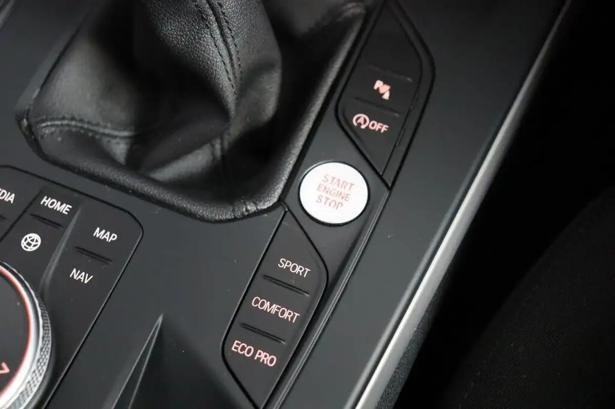 2021-bmw-1-series-20td-118d-se-lcp-big-27