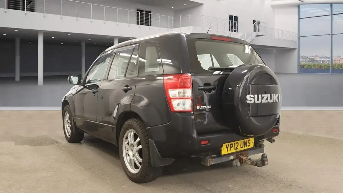 2012-suzuki-grand-vitara-19td-sz-t-big-1
