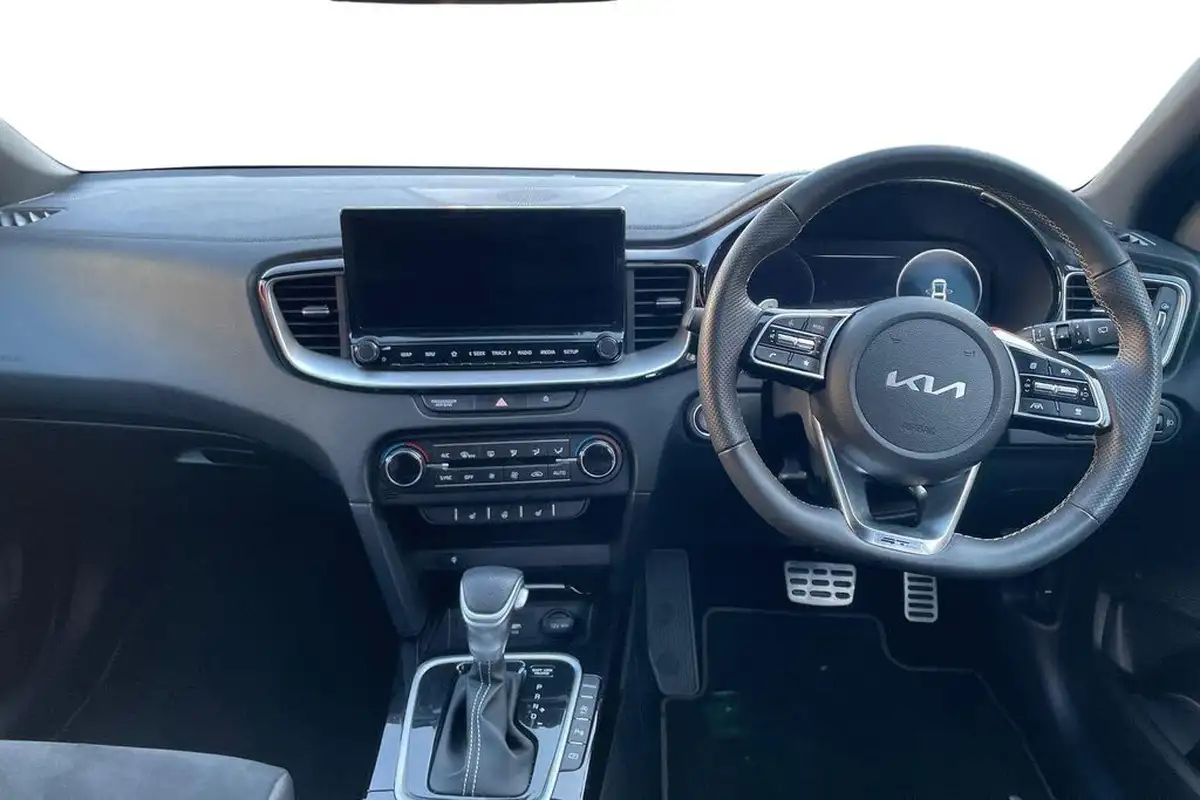 2024-kia-pro-ceed-15-t-gdi-gt-line-s-138bhp-big-8